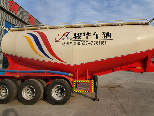 粉粒物料运输半挂车